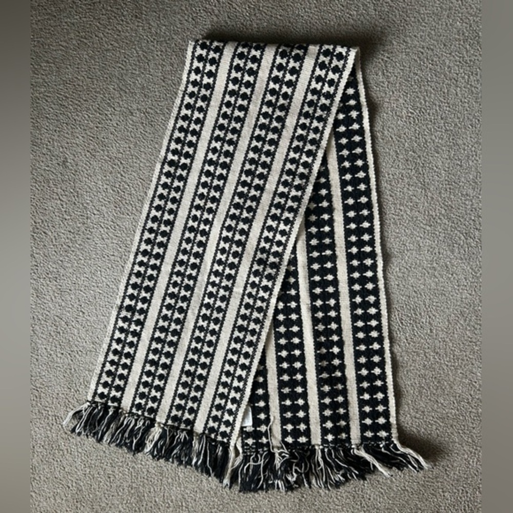 Danica Heirloom Cotton Chevron pattern Black & White Table Runner  - 13"x72"